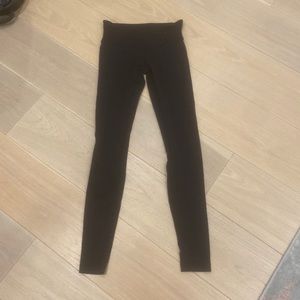 Black Lululemon leggings